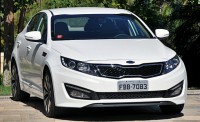Kia Optima chega às lojas por R$ 96,9 mil