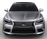 Lexus revela LS460