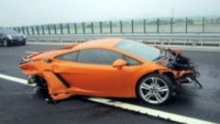 Lamborghini gallardo sofre acidente em test drive na China